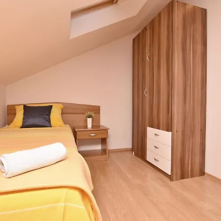 Feriehus House La Casa Simone Jesenice (Split-Dalmatia)