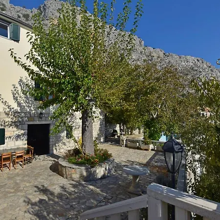House La Casa Simone Feriehus Jesenice (Split-Dalmatia)