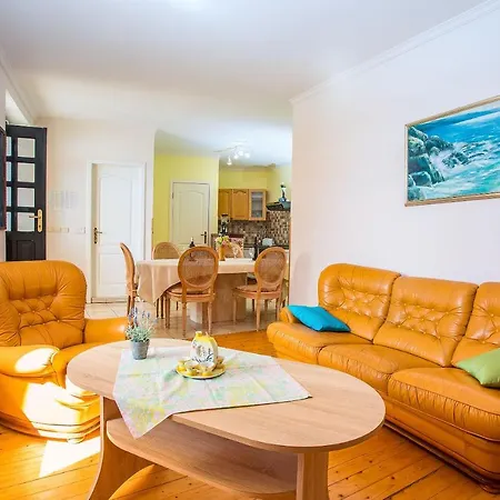 House La Casa Simone Feriehus Jesenice (Split-Dalmatia)